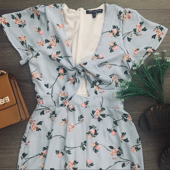 (Sz XS) One Clothing Floral Jumpsuit - Picture 3 of 5